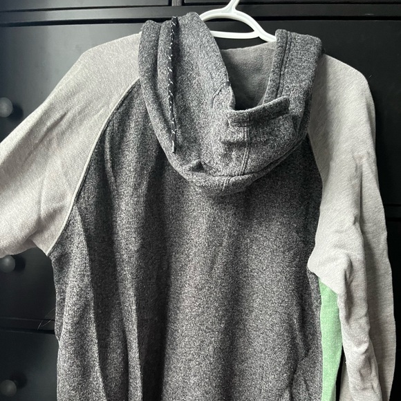Billabong gray/green sweater - Picture 3 of 3